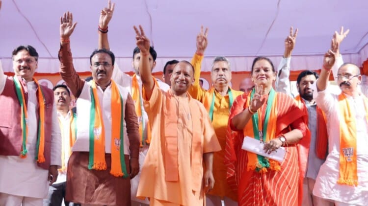 Cm Yogi :अपराधी अब गले में तख्ती टांग मांगते जान की भीख, प्रदेश में जातिवाद और भाई-भतीजा वाद खत्म - Mafia Says Spare My Life, I Will Live By Handcart: Yogi Adityanath -