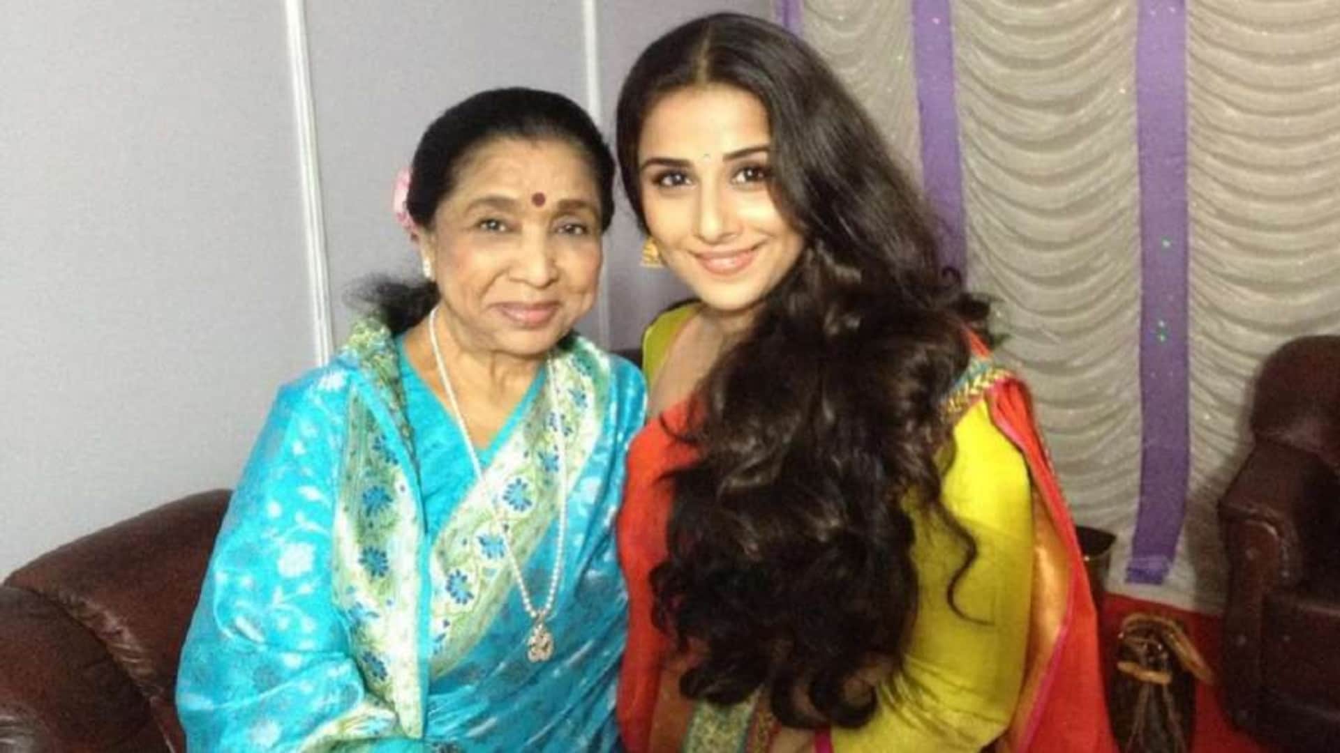 Vidya Balan Wear Lata Mangeshkar Gifted Saree While Receiving Dinanath Mangeshkar Award And become Emotional