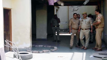 Traces of blood found in Mafia Atiq's office, knife recovered, police reached the spot
