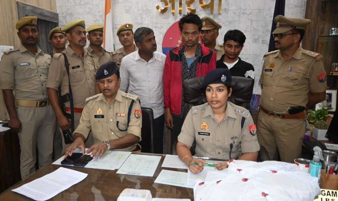 Three arrested with 23 kg of charas in Auraiya, brought from Nepal] worth more than nine crores