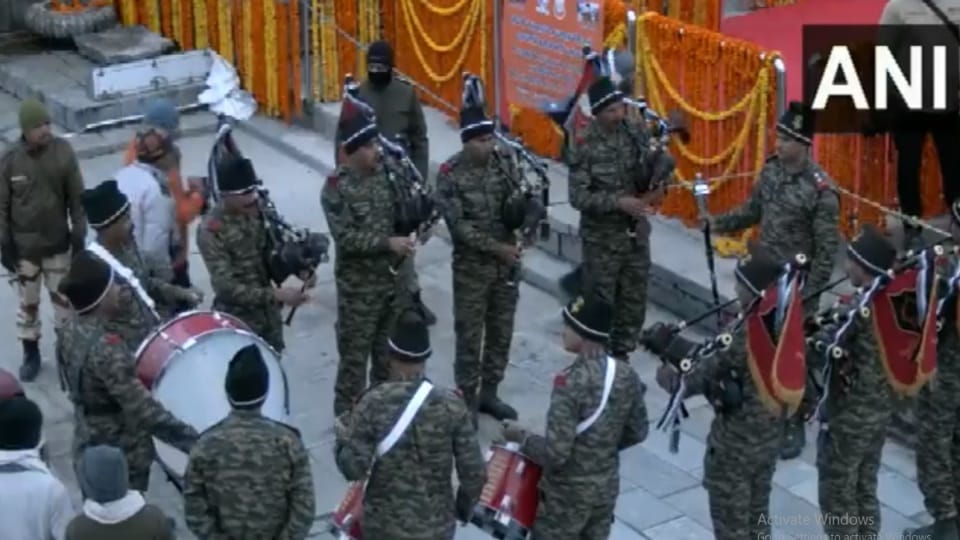 Kedarnath Dham Doors Open Huge crowd of Pilgrims gathered Uttarakhand Char Dham Yatra 2023 photos