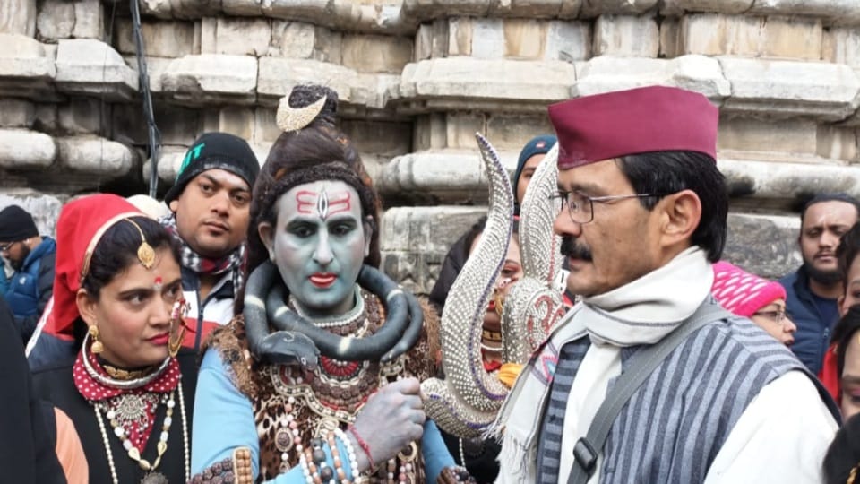 Kedarnath Dham Doors Open Huge crowd of Pilgrims gathered Uttarakhand Char Dham Yatra 2023 photos