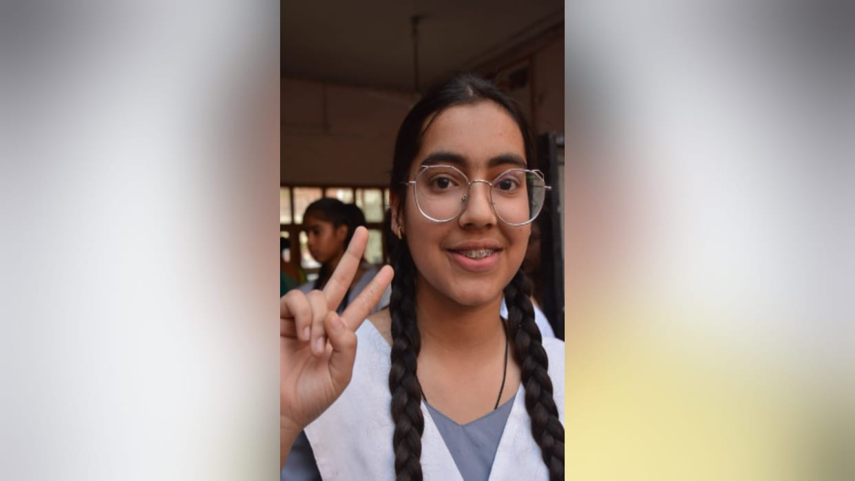 UP Board 10th 12th Result: Teacher daughter Avika Kaushik has topped district in high school in Muzaffarnagar