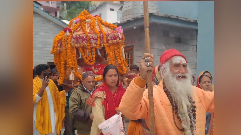 Badrinath Dham: Adi Guru Shankaracharya throne and Gadu Ghada Yatra will leave for Pandukeshwar today