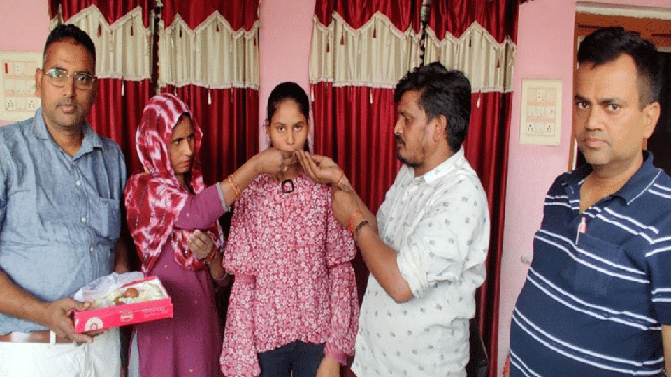 Khushi Diwakar topped in district Tanda in uttar pradesha