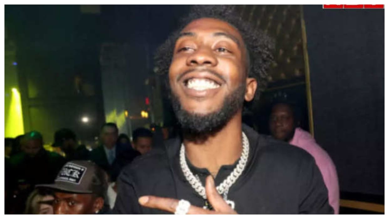 Rapper Desiigner Caught doing Adult Action on US Flight after that give statement on Social Media