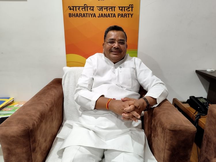 Mainpuri: डिंपल यादव पर हमलावर भाजपा नेता, हताश सपा का सपना होगा चकनाचूर... तो किसी ने कहा छूटने लगा पसीना