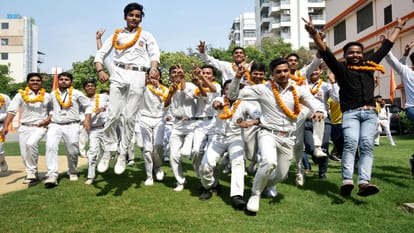 Prayagraj topper: Shivam in high school, Subasana district topper in Inter, many meritorious have same marks