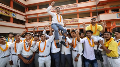 Prayagraj topper: Shivam in high school, Subasana district topper in Inter, many meritorious have same marks
