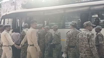 Burhanpur: थाने पर हमला करने वाले 63 आरोपी गिरफ्तार, पकड़े गए हमलावरों में 4.85 लाख के इनामी बदमाश शामिल 63 accused arrested for attacking Burhanpur police station