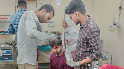 Roorkee News: मकान निर्माण को लेकर आपस भिड़े दो पक्ष, जमकर हुआ पथराव और तलवारबाजी, सात लोग घायल Stone pelting and sword fighting on two sides regarding construction of house in Roorkee News