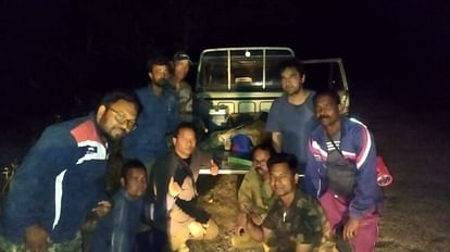 Kotdwar: forest department team tranquilized the tiger seen in Jui village