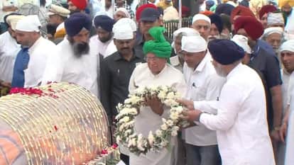 अंतिम दर्शन करने पहुंचे हरियाणा के पूर्व सीएम ओम प्रकाश चौटाला