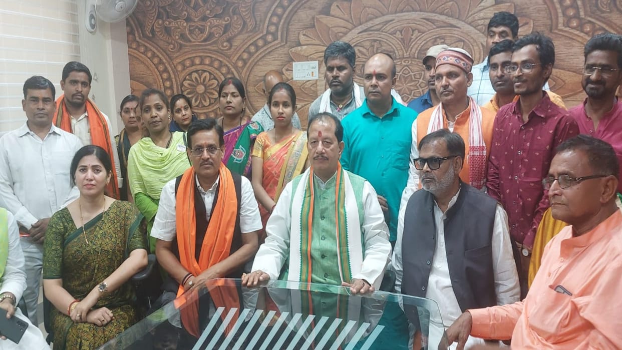 Bihar Politics Vijay Kumar Sinha says Nitish has become helpless and compromising Chief Minister