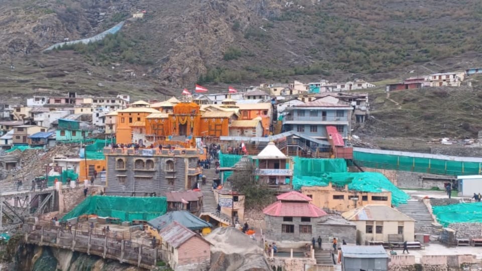 Uttarakhand Chamoli News  One monk Arrested for killed another Sadhu in Badrinath Dham
