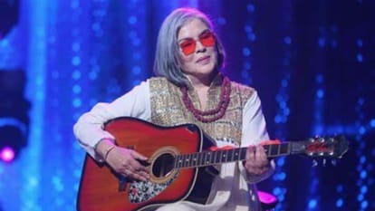zeenat aman reveals she emptied her wallet into a busker hat in Italy as he played yaadon ki baaraat music
