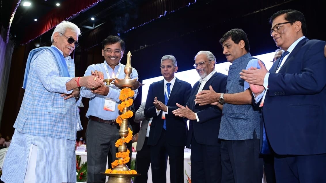 lg Manoj Sinha addressed national conference on India G20 today at the Convention Centre jammu