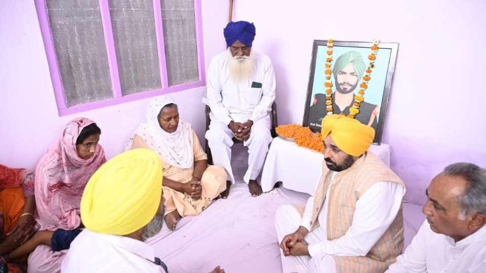 Punjab CM Bhagwant Mann reached residence of martyr army jawans