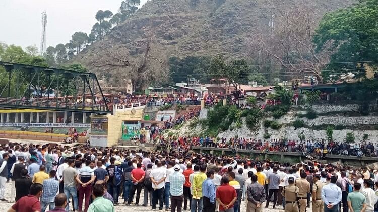 Uttarakhand cabinet minister Chandan Ram Das Funeral in Bageshwar Many leaders including CM Dhami Reached