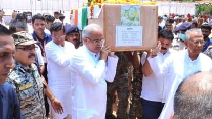 Chhattisgarh: सीएम बघेल ने शहीद जवानों को दी श्रद्धांजलि, कहा- बेकार नहीं जाएगी शहादत; हमले का वीडियो जारी Dantewada Naxal attack in Chhattisgarh 10 DRG personnel Bhupesh Baghel