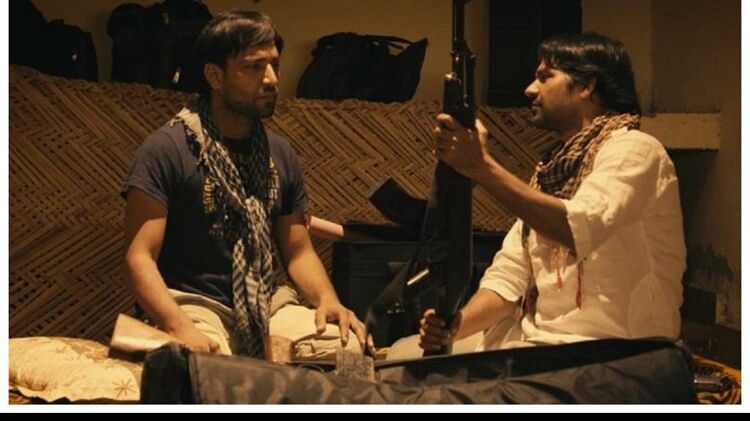 Azamgarh Review: Award-winning recipe for turning a short film into a feature film, plus 10-year-old Pankaj Tripathi as a bonus 5 Azamgarh Review in Hindi Pankaj Tripathi Amita Vaidya Anuj Sharma Movie Directed by Kamlesh K Mishra
