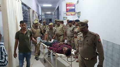 Mau: पुलिस की बदमाशों से मुठभेड़, 25 हजार के इनामी को लगी गोली, अंधेरे का फायदा उठाकर एक फरार Police encounter in mau Rs 25 thousand rewarded criminal injured due to bullet shot