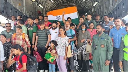 Sudan: 246 भारतीयों को लेकर एक और फ्लाइट मुंबई पहुंची; विदेश सचिव बोले- हर भारतीय की सुरक्षा हमारी जिम्मेदारी Air Force plane carrying Indians evacuated from war-torn Sudan lands in Mumbai Latest News Update