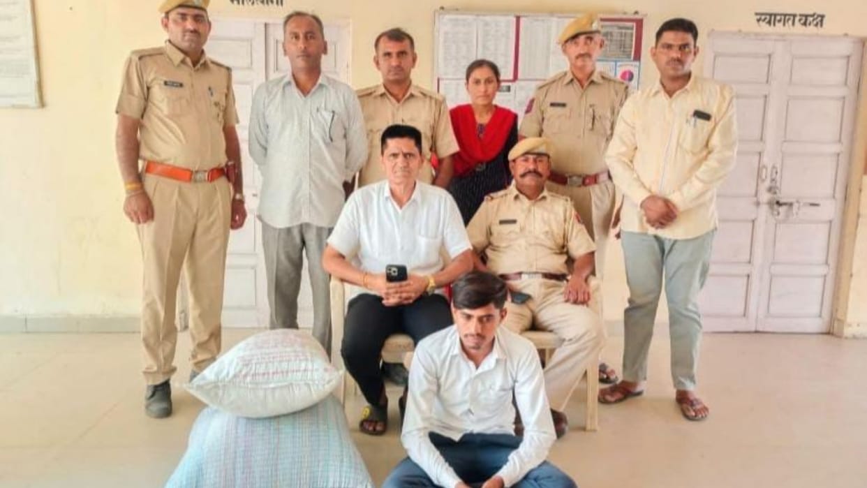 Barmer police caught an accused with 25 kg of poppy seeds worth one lakh
