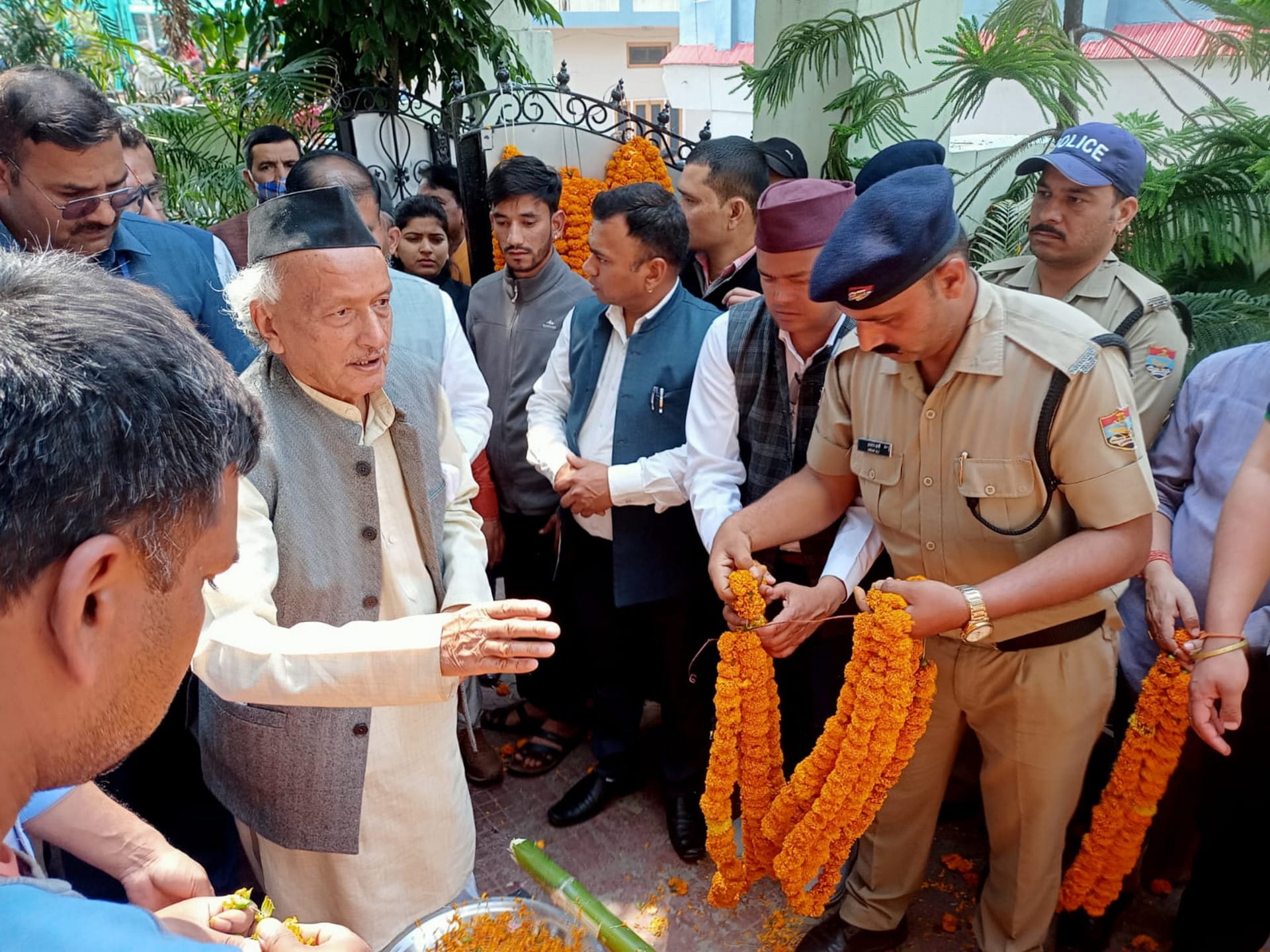 Uttarakhand cabinet minister Chandan Ram Das Funeral in Bageshwar Many leaders including CM Dhami Reached