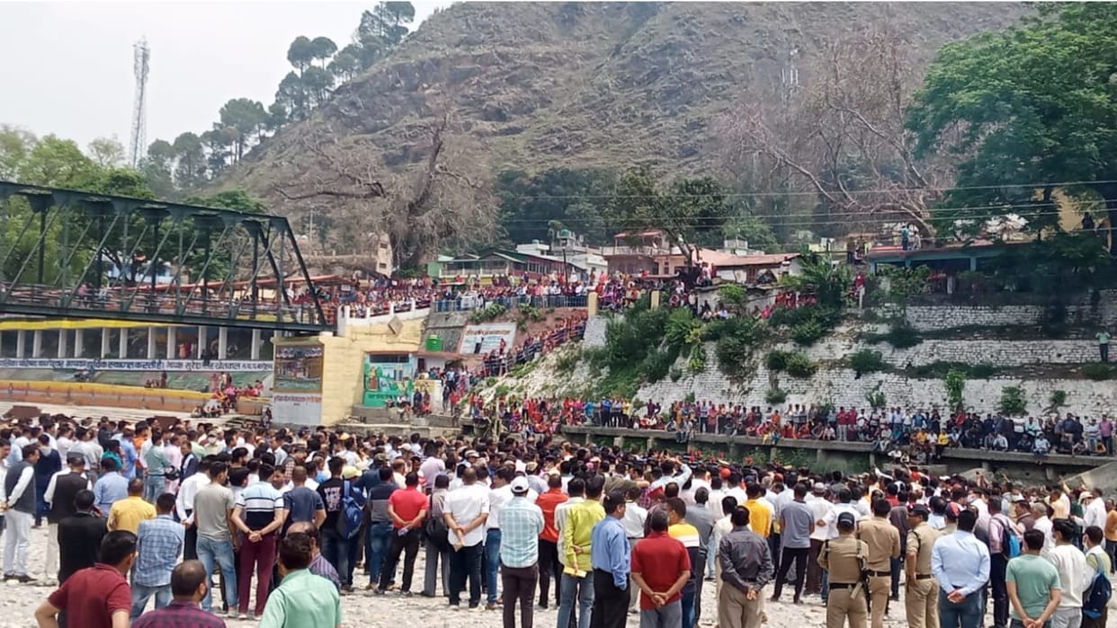 Uttarakhand cabinet minister Chandan Ram Das Funeral in Bageshwar Many leaders including CM Dhami Reached