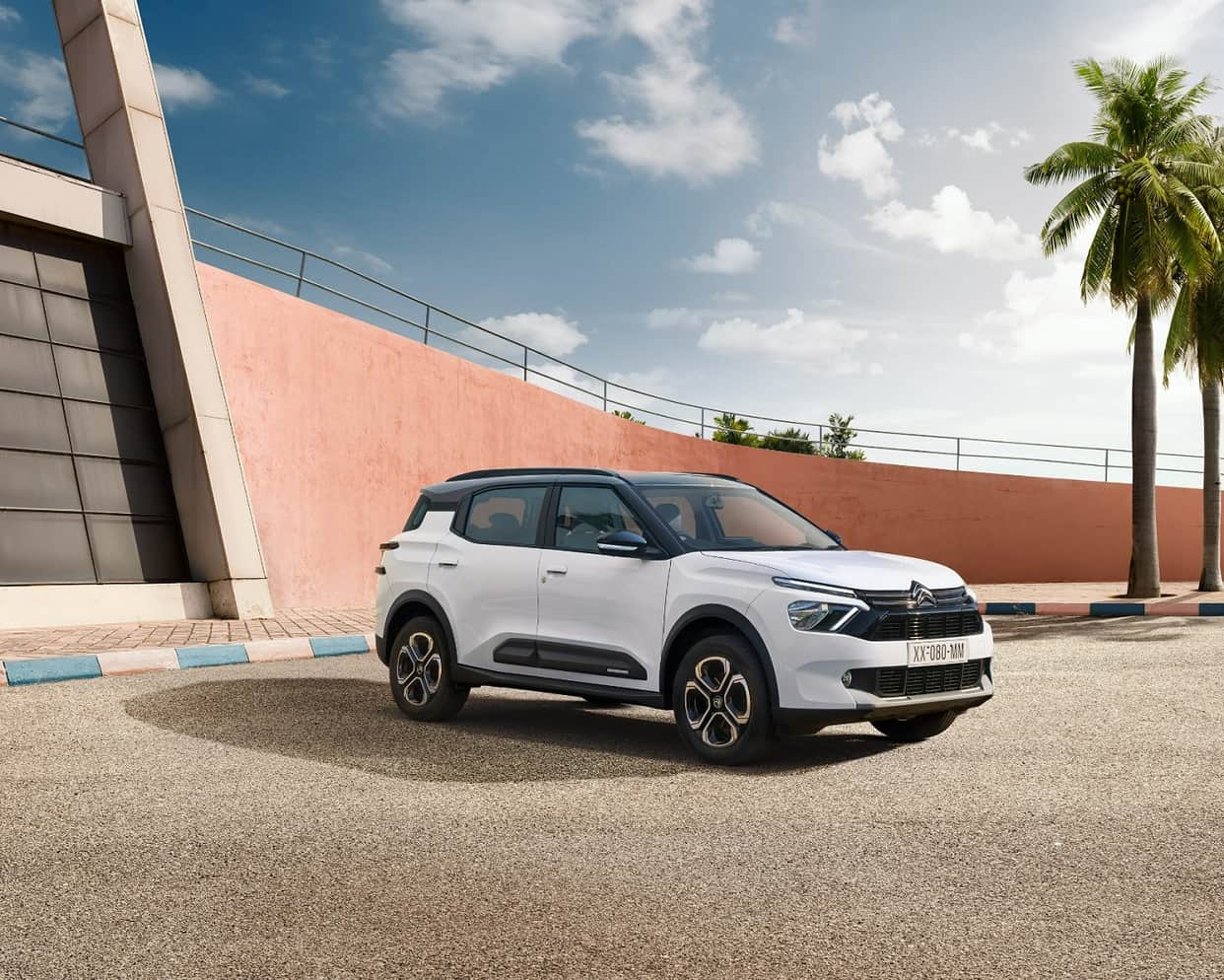 There is competition between these two new compact SUVs, know the details of engine, safety and features