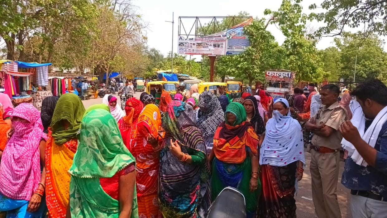 Dholpur News Safai karamcharis strike on six point demands