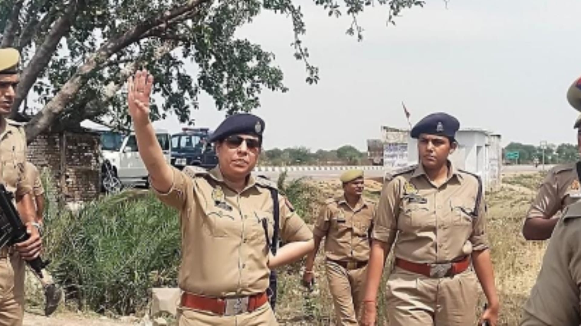 घटनास्थल का जायजा करने पहुंची एसपी
