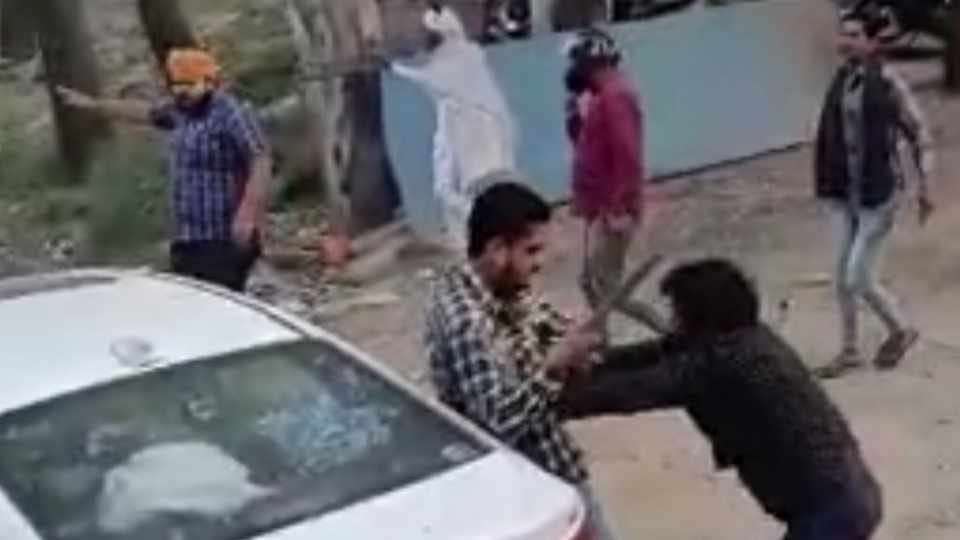 Clash between market committee team and jobbers in Yamunanagar Video goes viral on social media