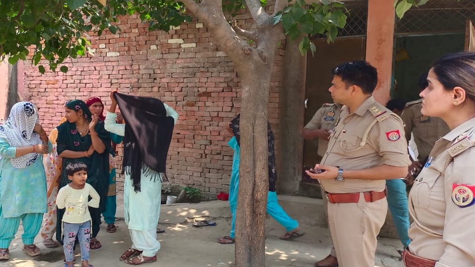 mother daughter body found in water tank kept on roof of toilet In Gajraula