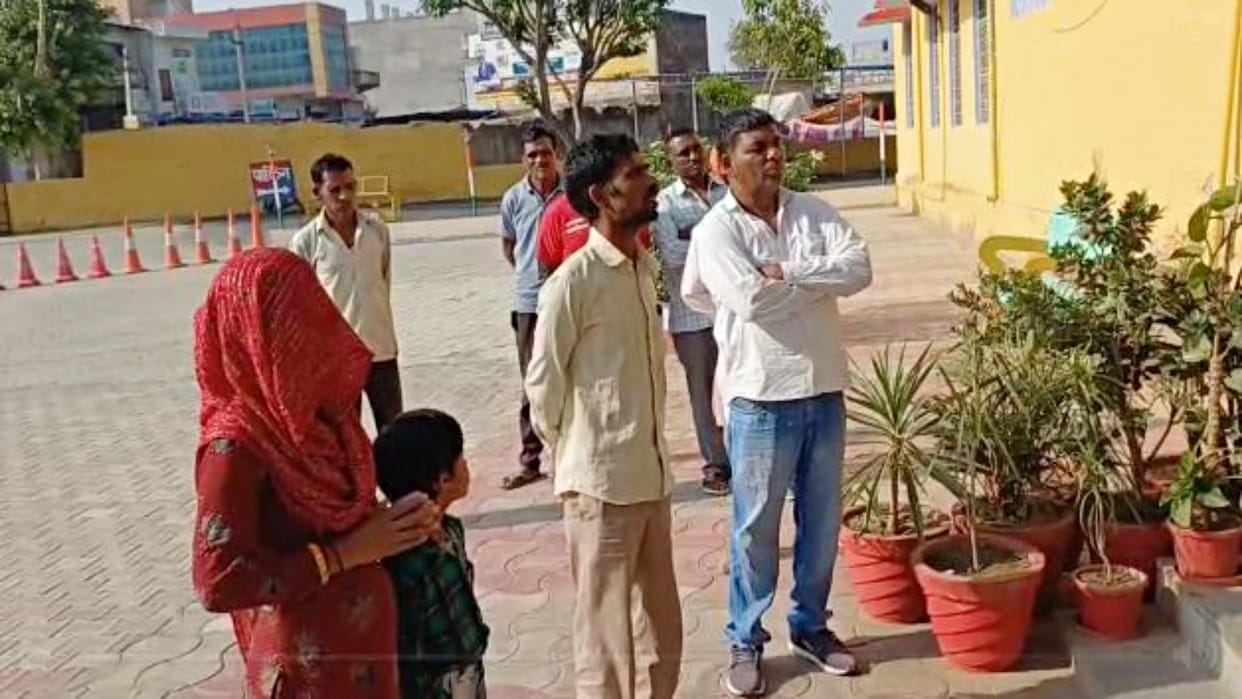 Jhunjhunu News Parents reached police station demanding to find missing minor daughter for 10 days
