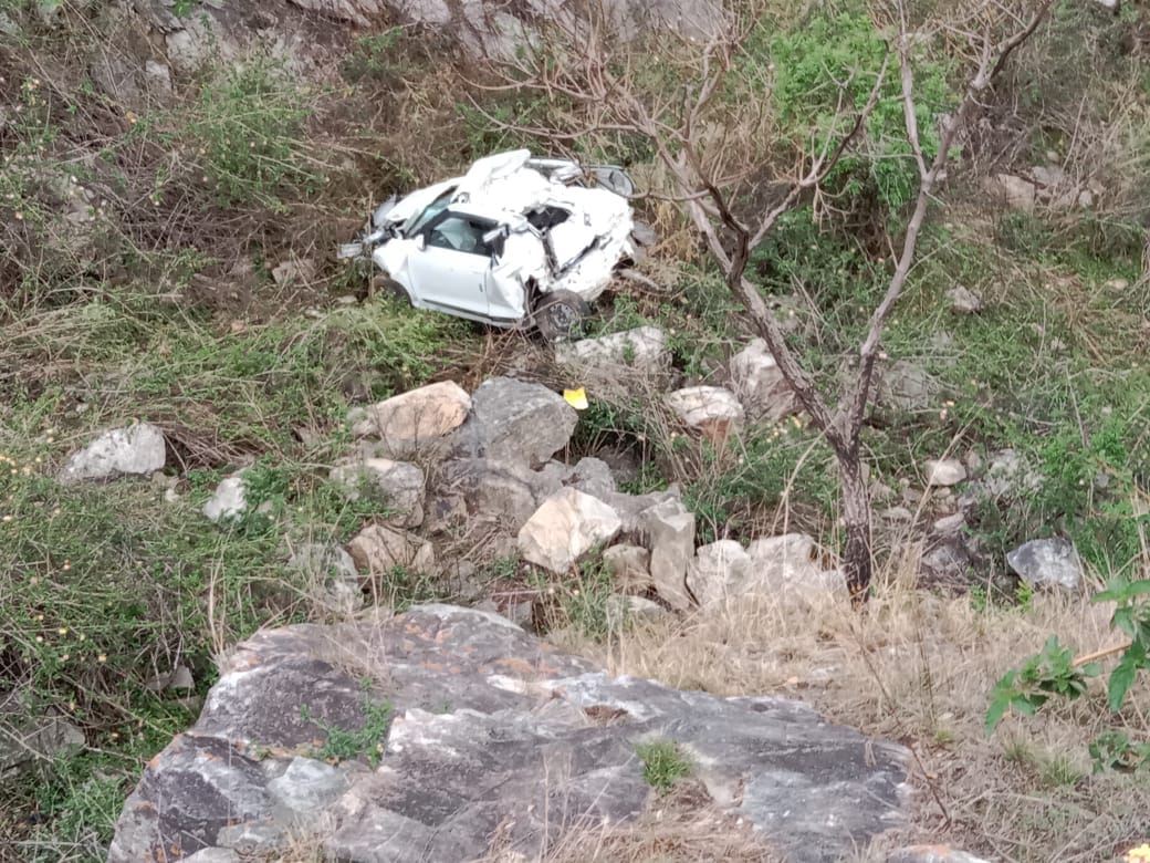 Uttarkashi Accident news Car fell into a ditch near Pokhriyal village one youth died
