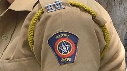 Maharashtra: भाजपा विधायक ने शिवेसना नेता को पुलिस स्टेशन में मारी गोलियां, विधायक का दावा- बेटे से बदतमीजी की maharashtra eknath shinde shiv sena leader shot by bjp mla near mumbai