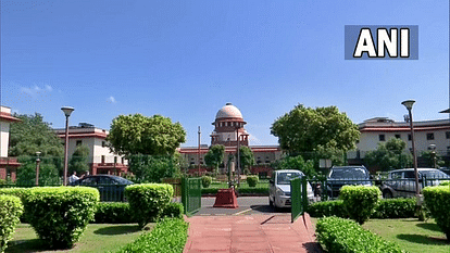 Manipur: एडिटर्स गिल्ड ने सुप्रीम कोर्ट का खटखटाया दरवाजा, सदस्यों के खिलाफ दर्ज FIR रद्द कराने की मांग Editors Guild approaches Supreme Court seeking quashing of FIR registered by Manipur police NEWS & UPDATE