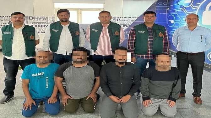 Delhi Police arrested 5 accused who had embezzled amount of unclaimed policy