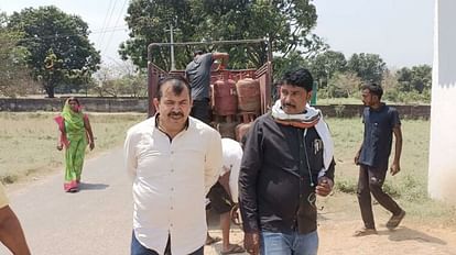 Black marketing of cylinders LPG busted in jaunpur  277 cylinders recovered