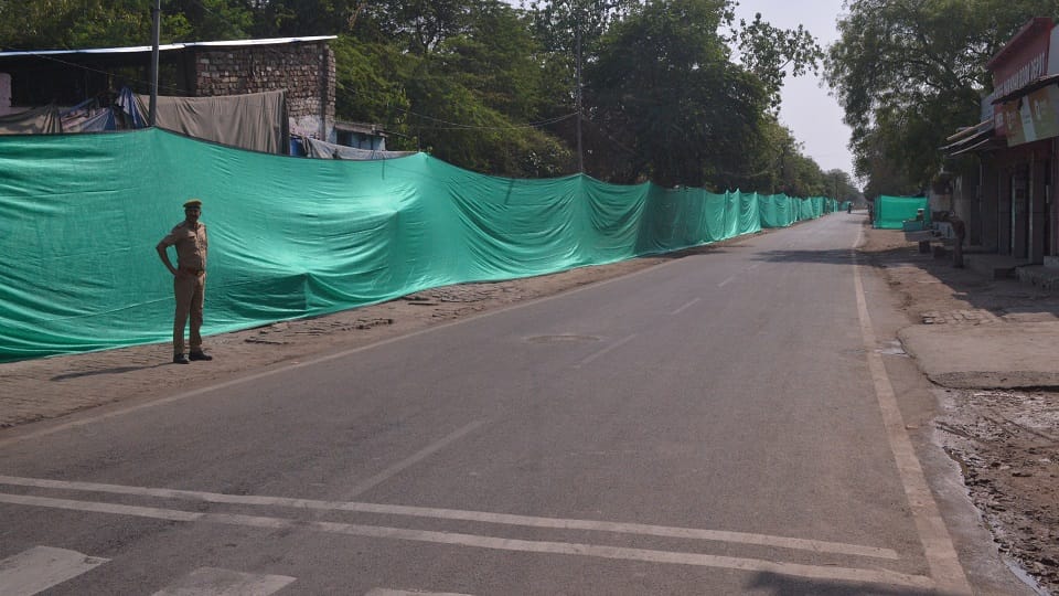 Arrangements made to hide the dirt from Chief Minister Yogi Adityanath