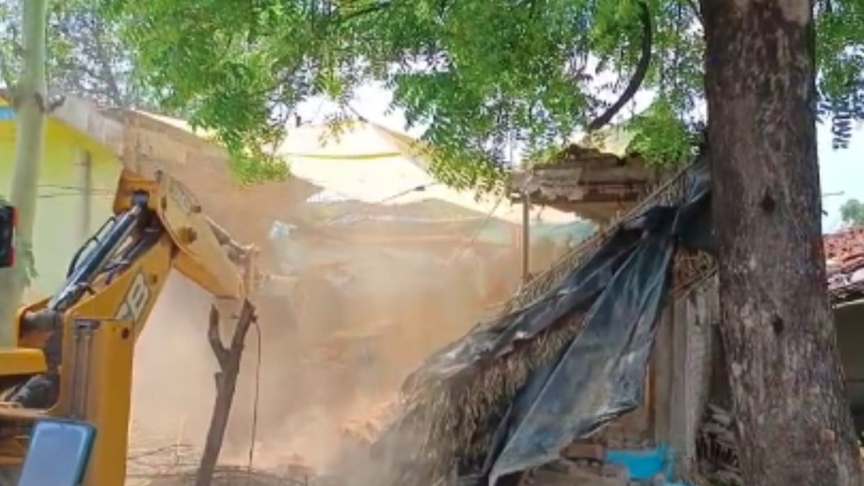 MP News: The house of the accused of raping a four-year-old was demolished