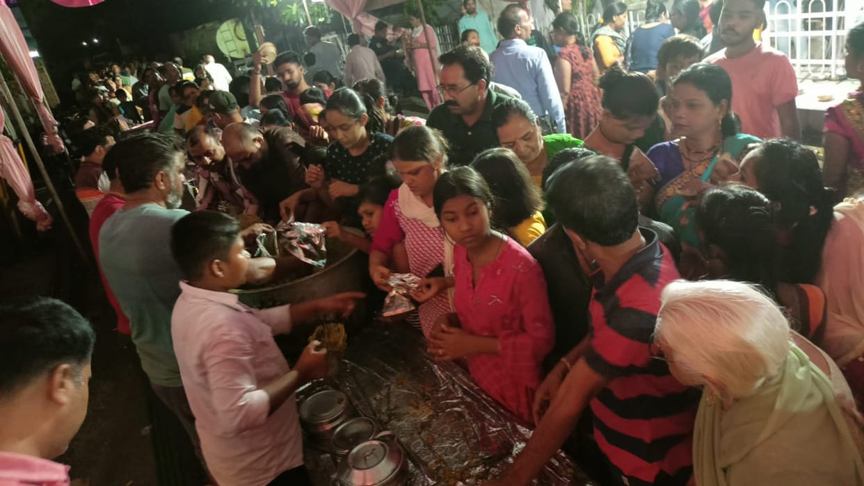 World record of Khichdi: 37 quintals of Khichdi prepared and distributed in Avadhpuri, Bhopal, videography was