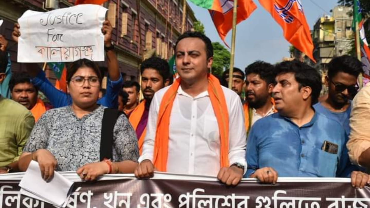 Lathi charge during BJPs bandh in North Bengal internet suspended in Kaliaganj