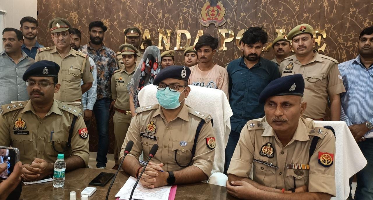 Banda Murder Case, Wife slit throat of clerk with friends, also made DVR disappear
