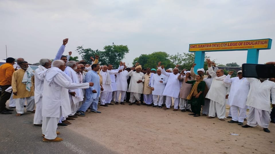 Khap officials marched to Jantar Mantar in wrestler sexual abuse case