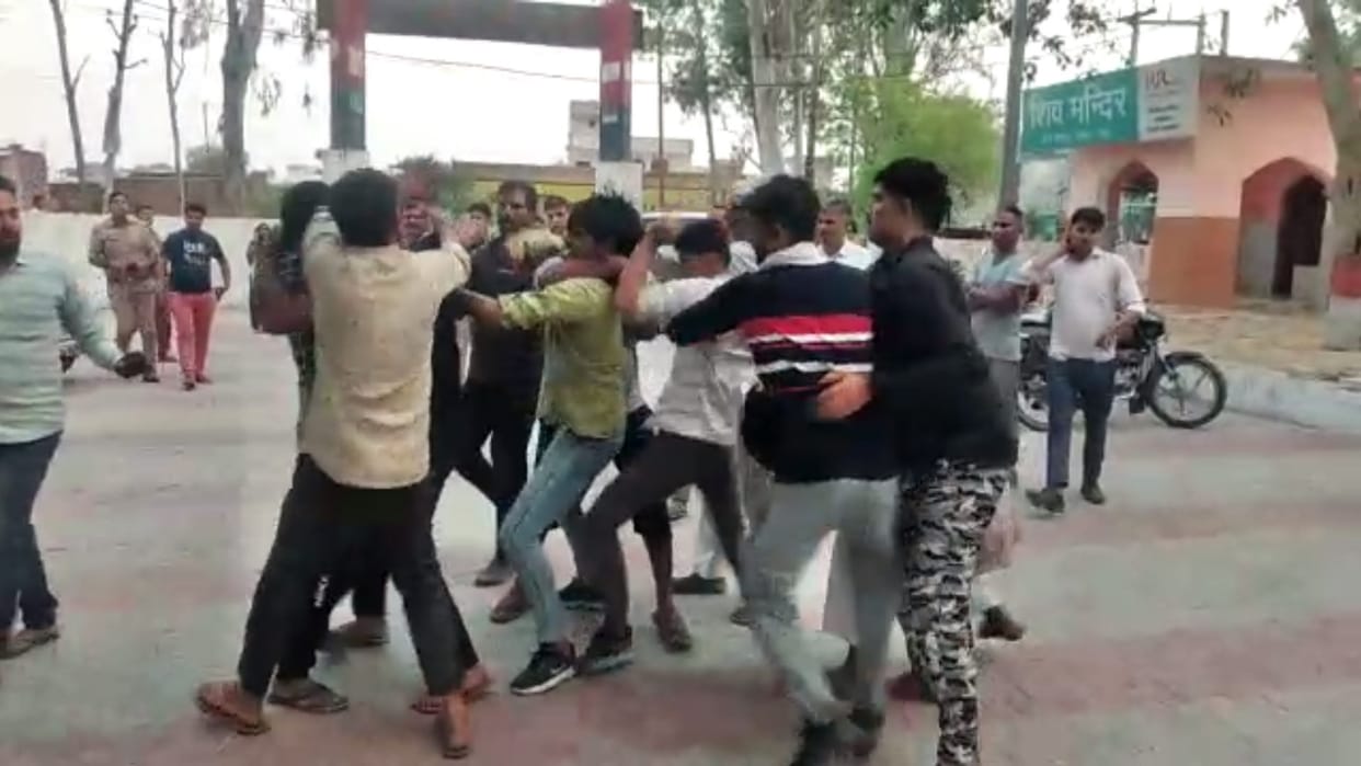 Meerut: fight between two parties in Bhavanpur police station in case of woman death and video viral