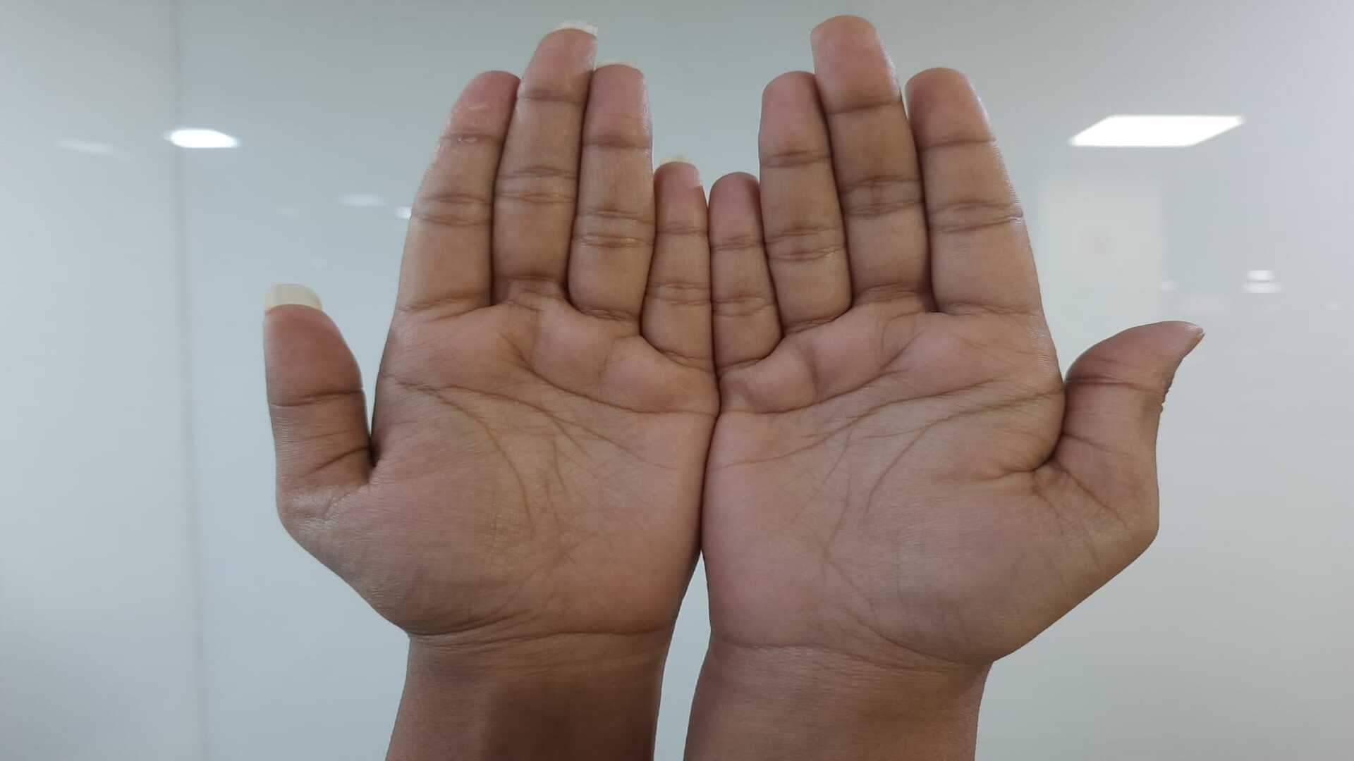 palmistry lines bad-luck-sign-on-palm-gives-you-financial-crisis-according-to-palmistry