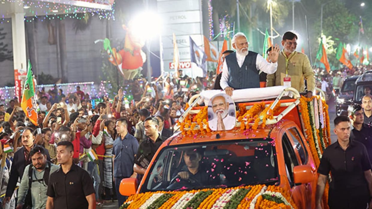 PM Modi Mega Road Show Live Updates from Bengaluru Today Karnataka Assembly Election 2023 News in Hindi